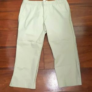 Old navy khaki capris